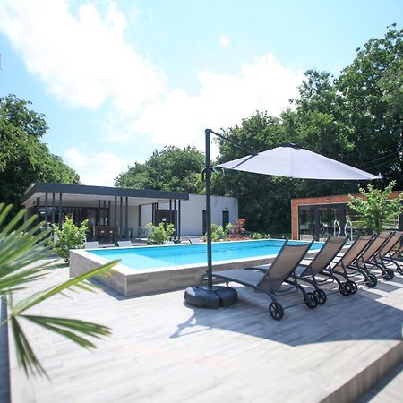 Mohacsi Wellness Vendeghaz Es Lovasklub Hotel Buitenkant foto