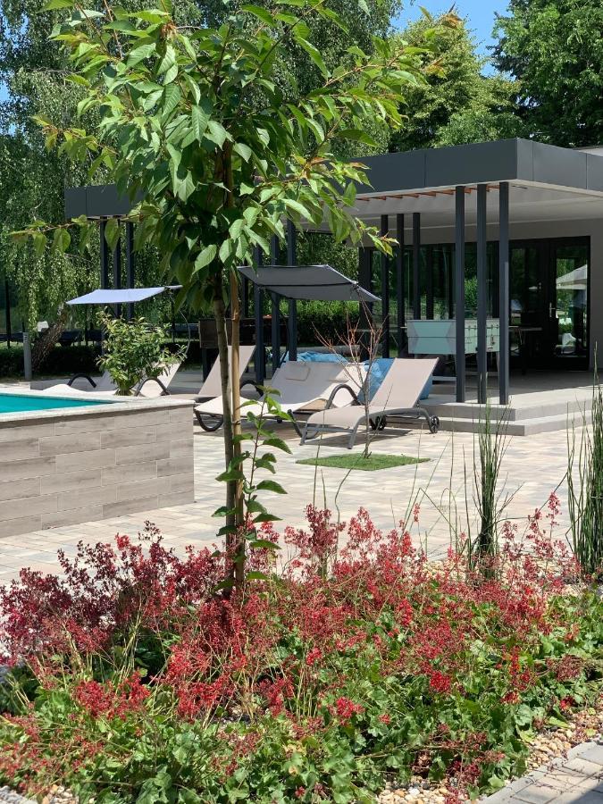 Mohacsi Wellness Vendeghaz Es Lovasklub Hotel Buitenkant foto