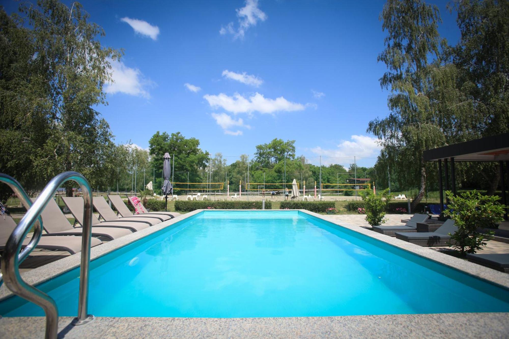 Mohacsi Wellness Vendeghaz Es Lovasklub Hotel Buitenkant foto