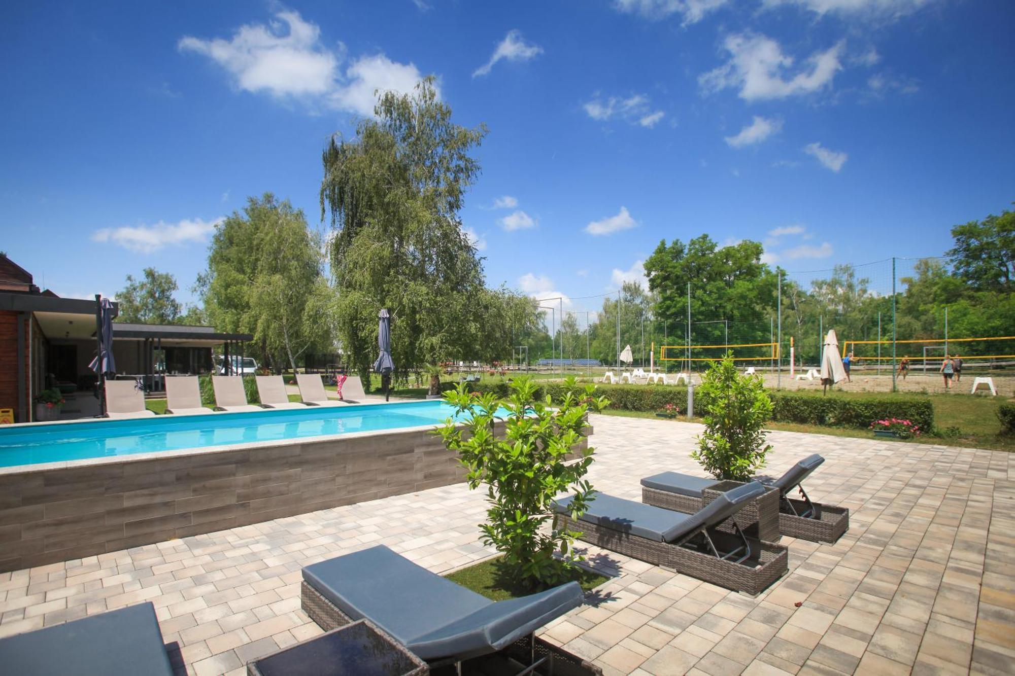 Mohacsi Wellness Vendeghaz Es Lovasklub Hotel Buitenkant foto