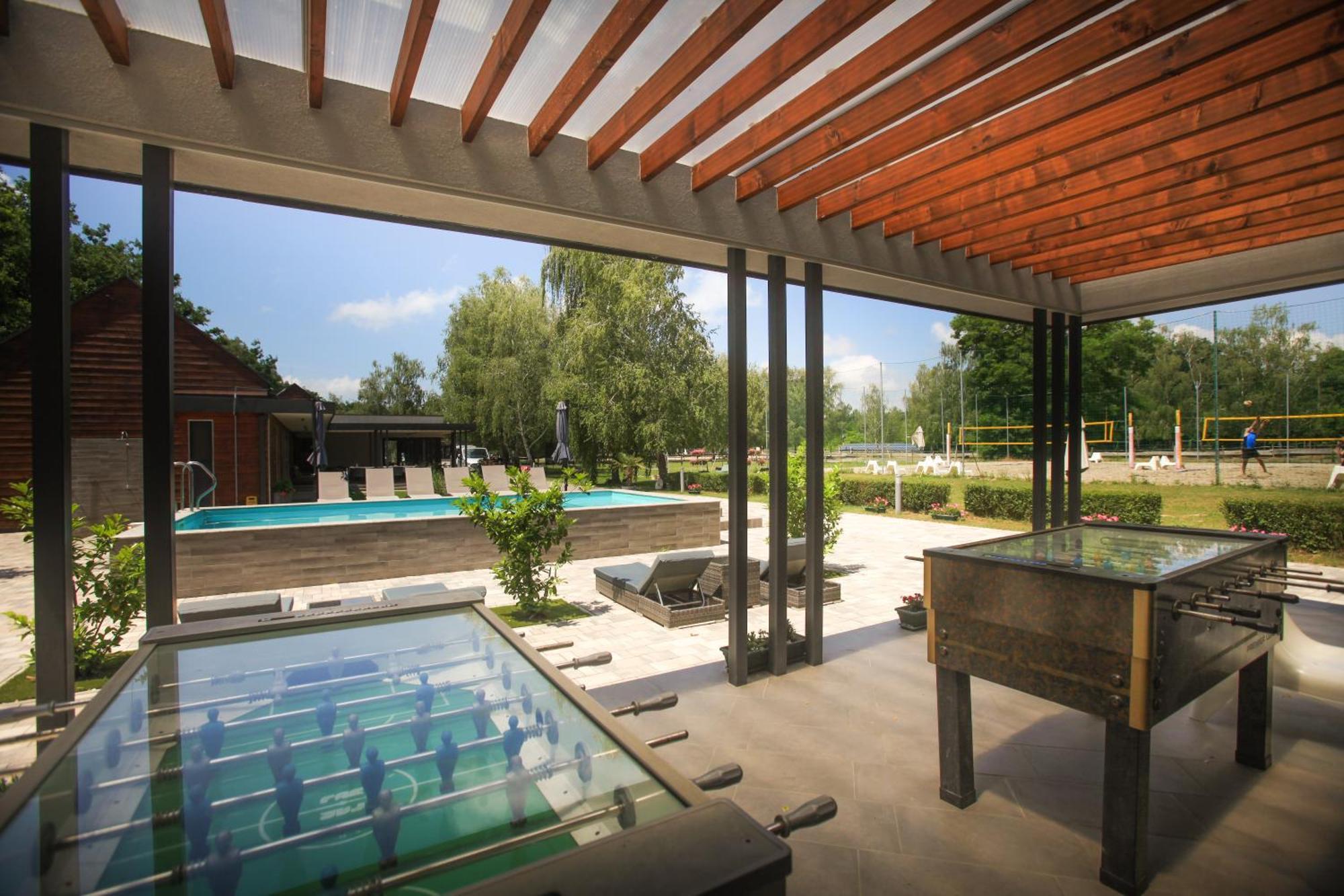 Mohacsi Wellness Vendeghaz Es Lovasklub Hotel Buitenkant foto